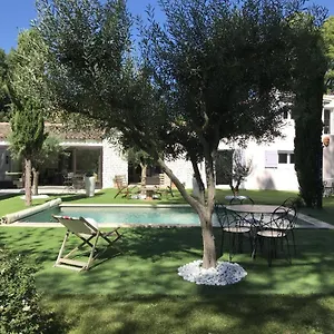 La Maison 1440 LʼIsle-sur-la-Sorgue